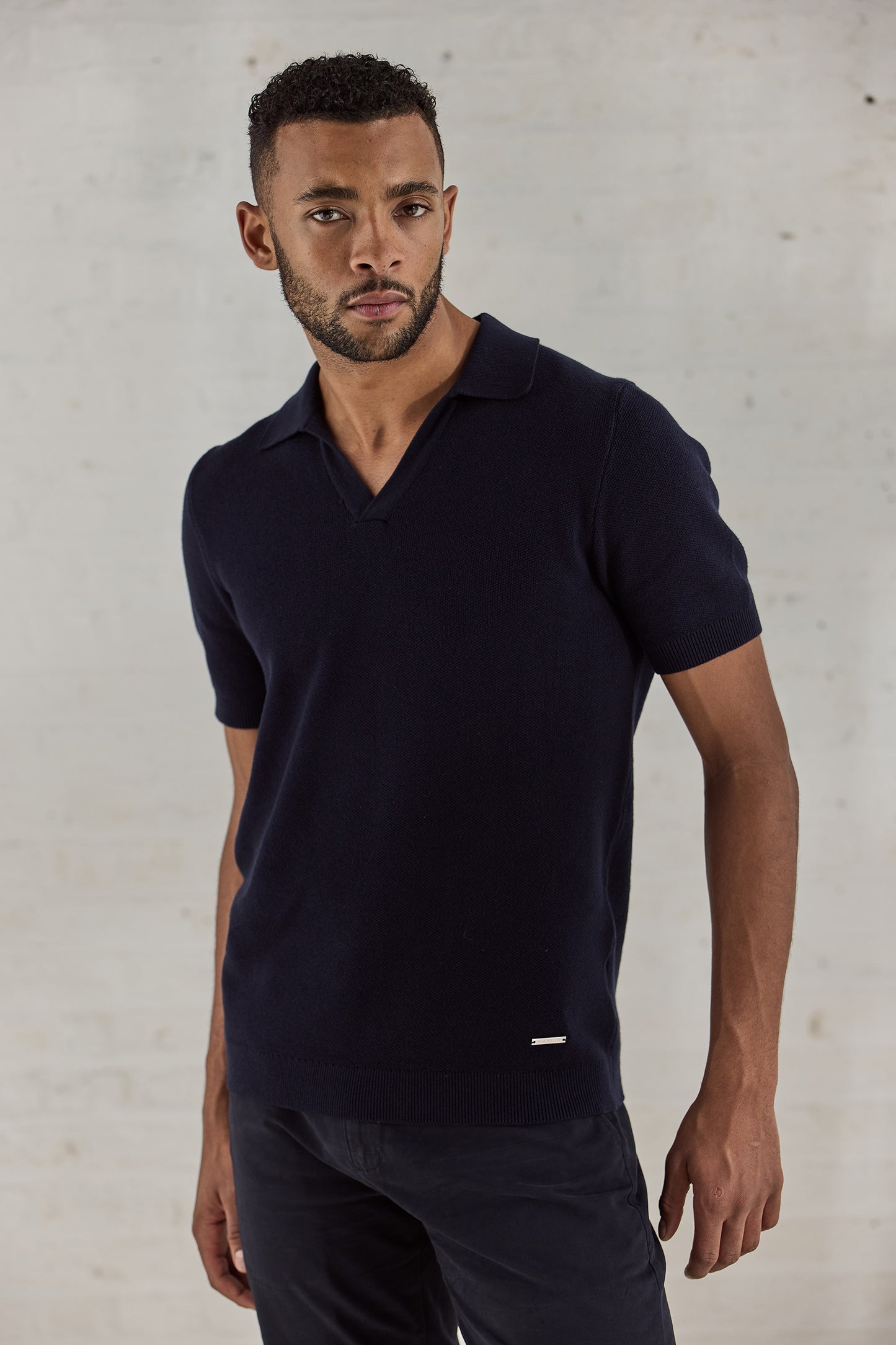 Navy blue open collar polo shirt for men. Maklin Clothing, short sleeves menswear.