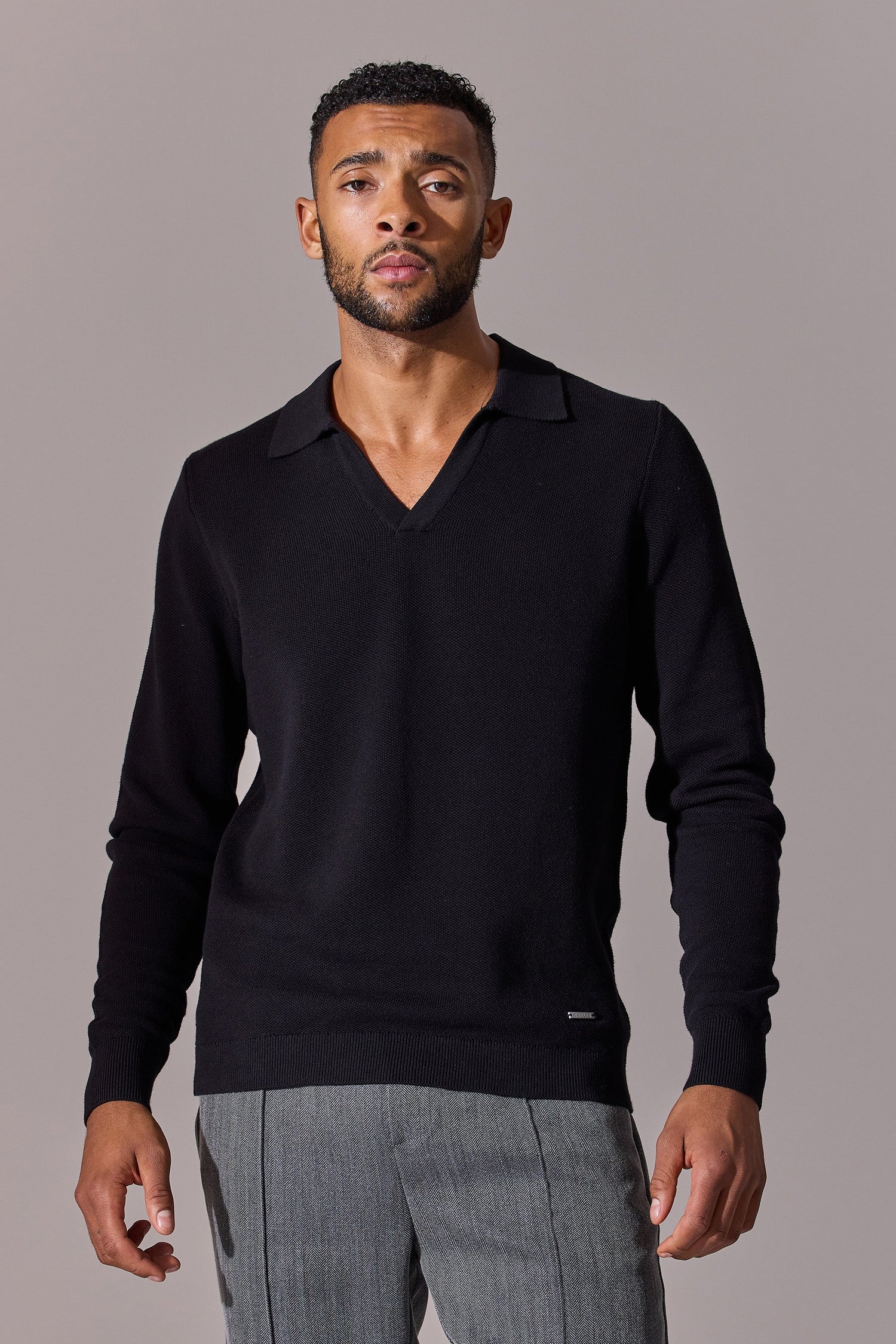 Black long sleeve polo shirt open colour for men. Maklin Clothing.
